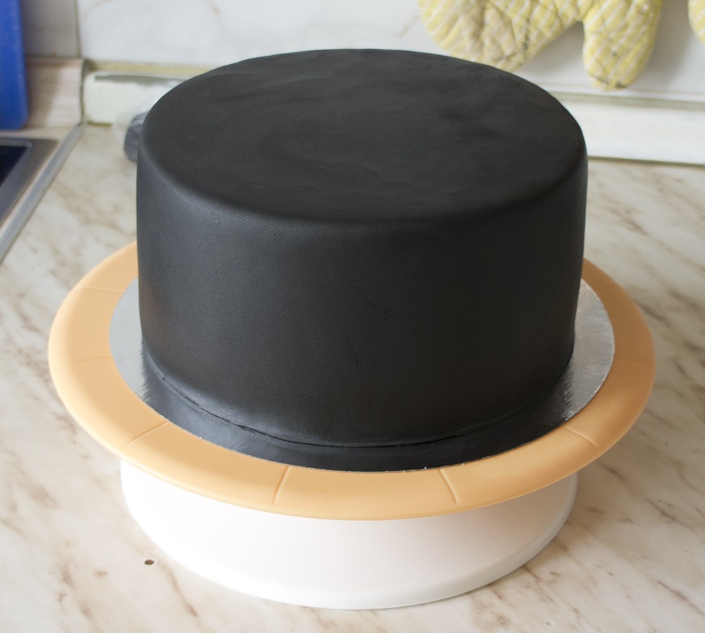 Черная мастика для торта: особенности получения